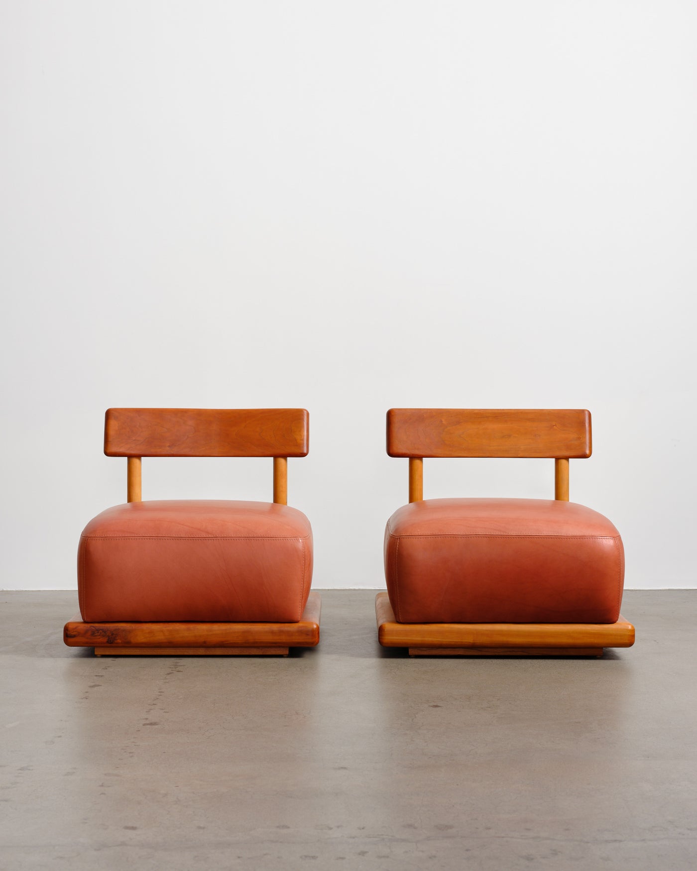 Nez Chair - Cherry with Leather